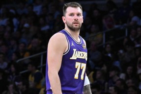 九游体育-包含东契奇关键节点惊险取胜，TES带队取胜！的词条