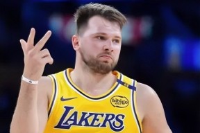 包含东契奇在巴塞罗那比赛中连败，惊险取胜引发热议！的词条